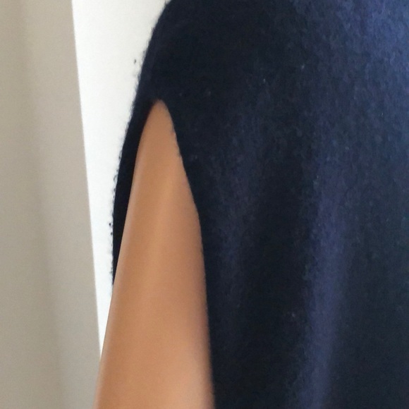 VINCE NAVY CASHMERE VEST WITH DROP SHOULDER - Picture 4 of 7